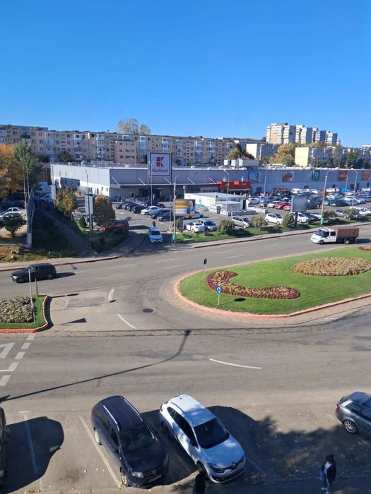 Inchiriez apartament 3 camere Craiovei Pitesti