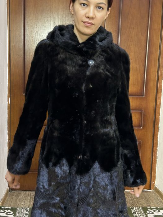 Шуба норковая. В отличном состояний. Размер 42-44