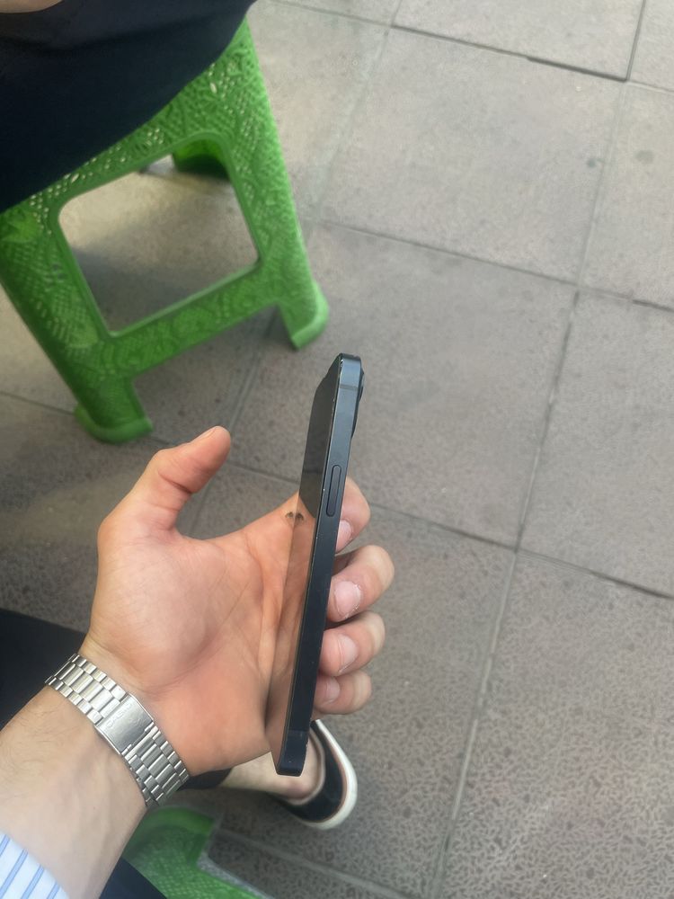 Iphone 13 sotiladi!