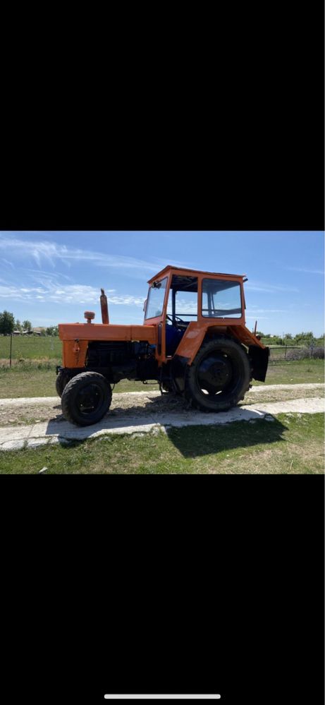 Tractor Universal U650