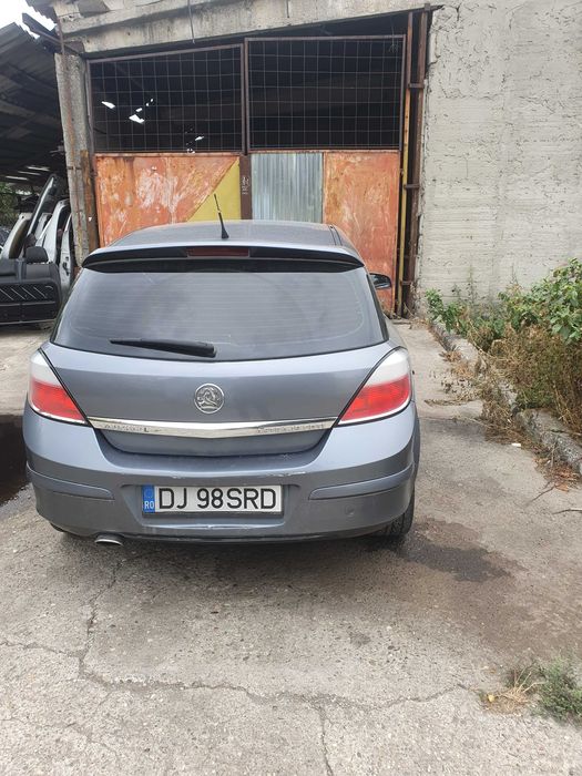 Fata competa / Piese dezmembrari  Opel Astra H 1.9 CDTI 150 Cai