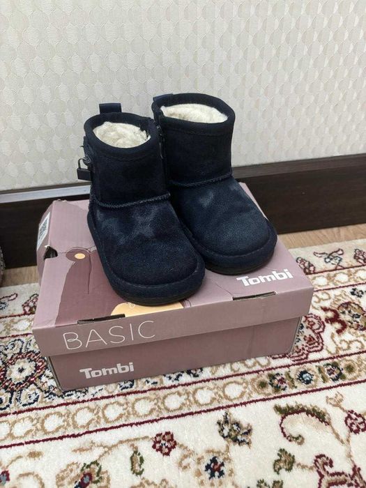 Продам детскую обувь