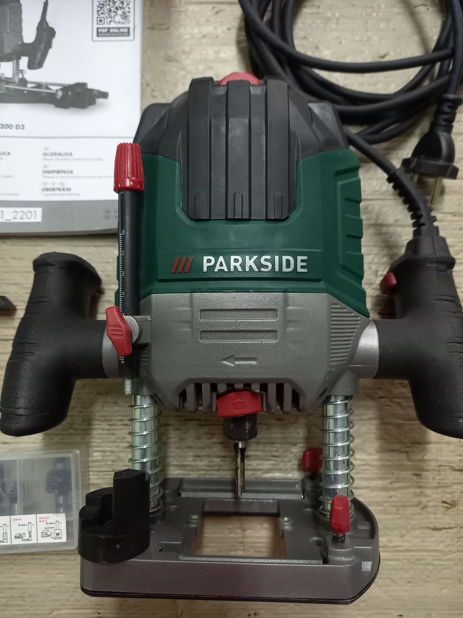 Оберфреза Parkside 1200W