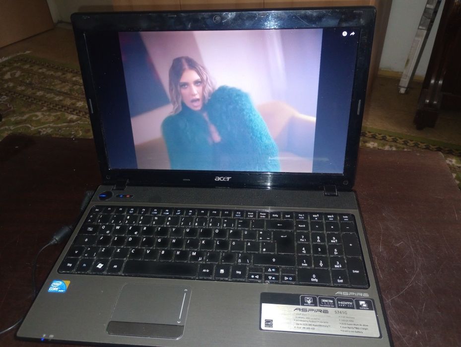 Acer 5741g, Intel i3, 6 gb ram,500 GB, Windows 10 Pro+ Office