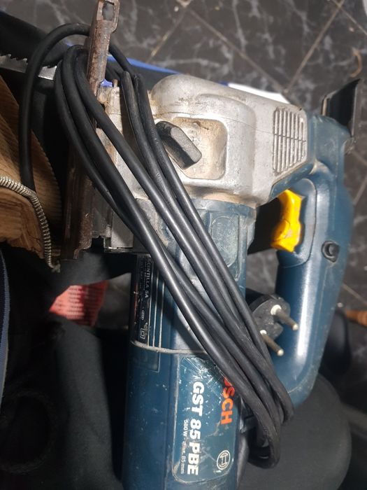 De vânzare mașină de decupat ( pendular) Bosch GST 85 PBE 
Putere 580w