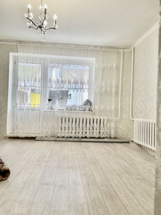 Продам 1 ком кв 40 кв.м полуторка, на 9 мкр, второй этаж