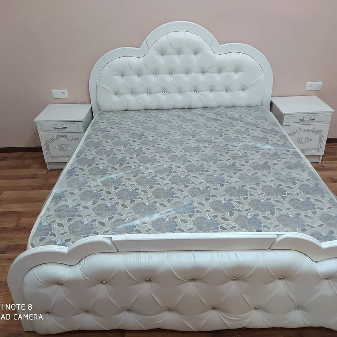Спальные кровать