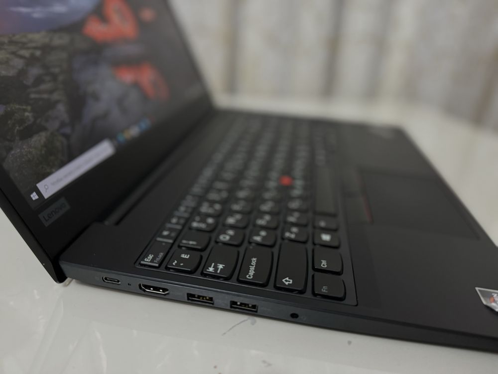 Lenovo ThinkPad 15/ SSD:256GB+HDD:1000GB/ Ryzen 5