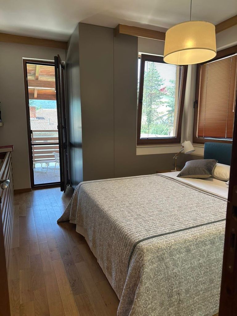 Продава се Къща в София, Бъкстон - 208 кв.м за 2020 €/кв.м - Снимка #12