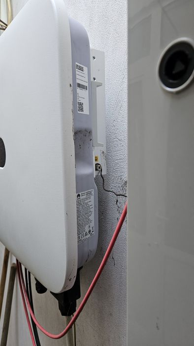 Соларен трифазен инвертор HUAWEI SUN2000-8KTL-M1 + подарък