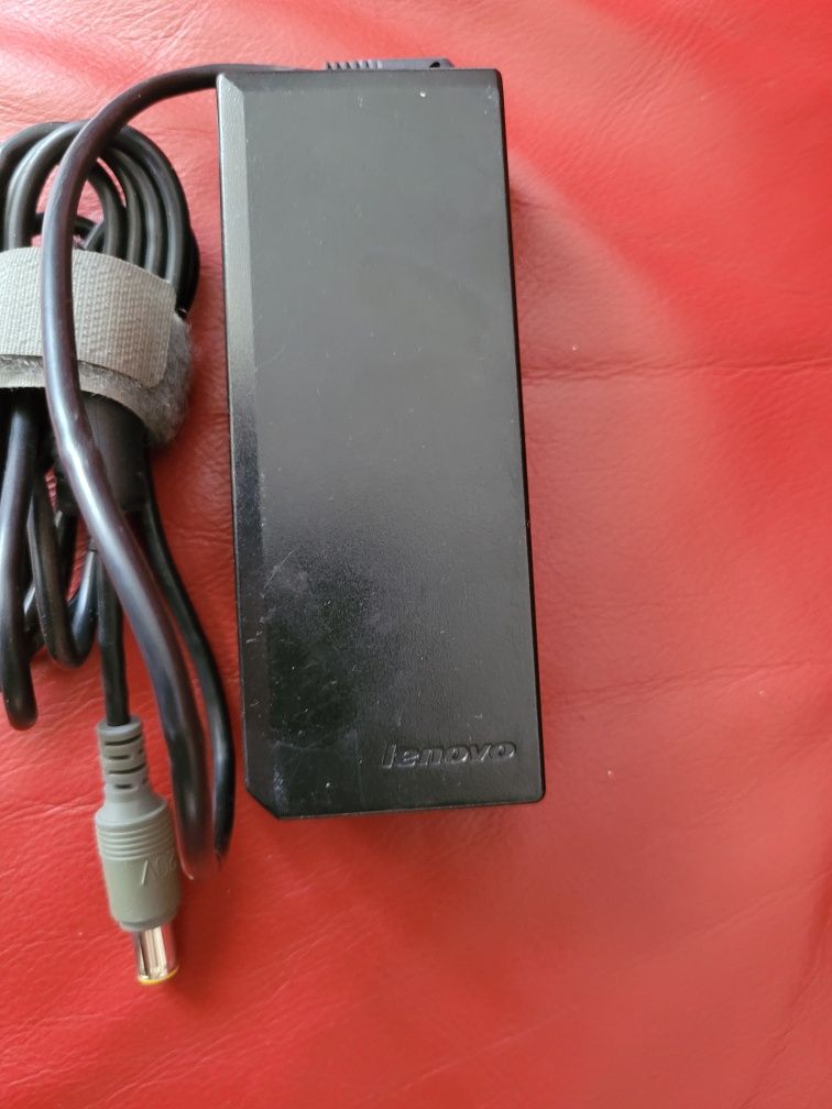 Incarcator charger Lenovo 90W original