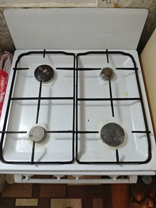 Продам газовую плиту Дарина