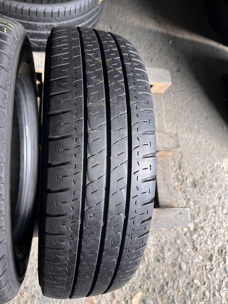 2 anvelope vara 215/70/15 C , Michelin , 6 mm