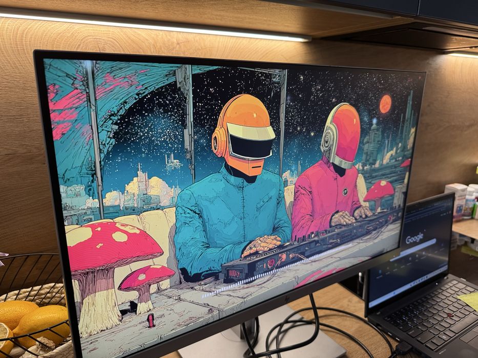 27 инча Монитор HP EliteDisplay e273q - 2k резолюция (като нов)