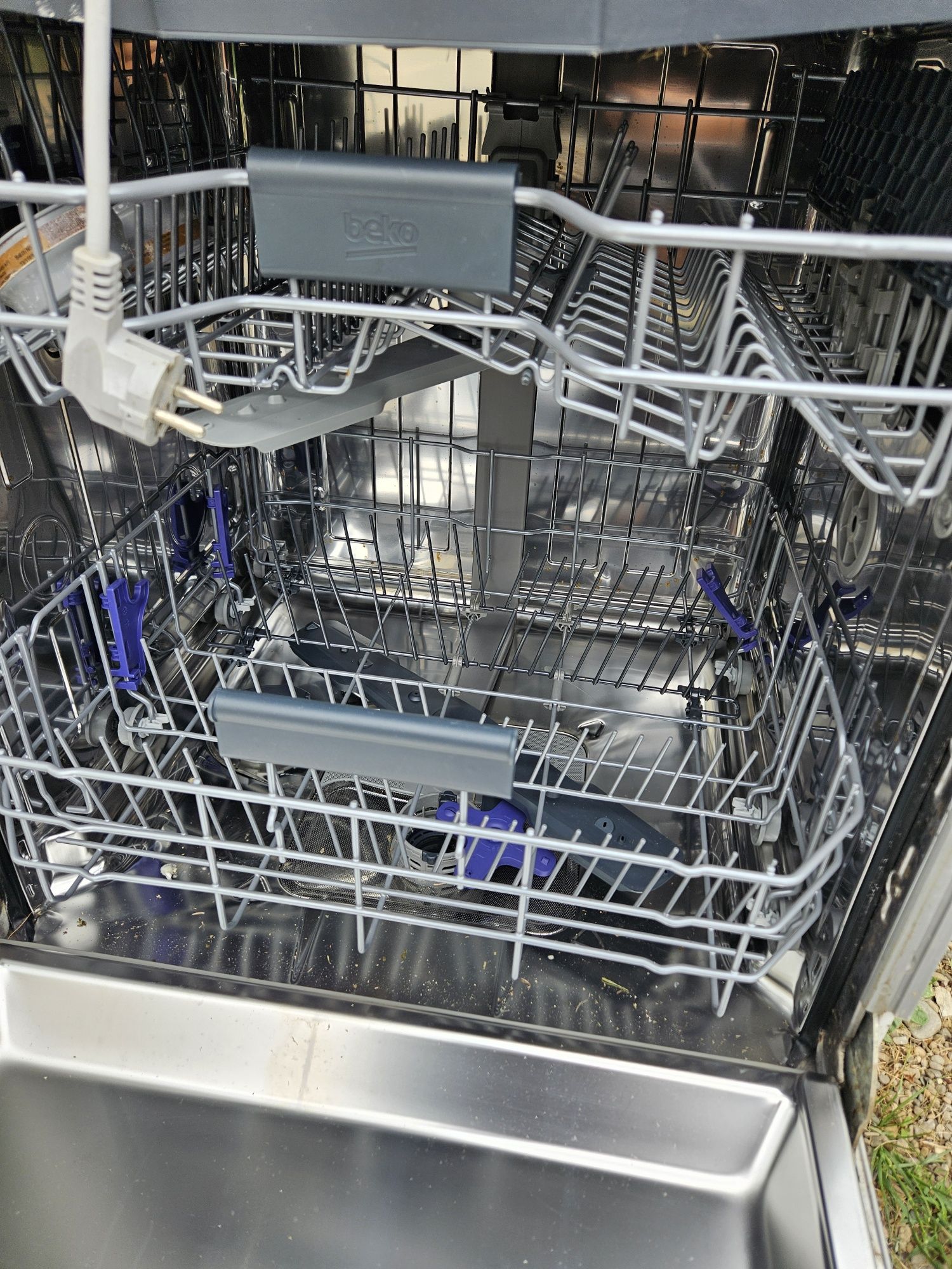 Masina spalat vase incorporabila beko 14 seturi