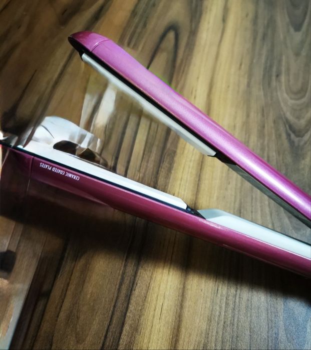 Vând uscator +placa de par