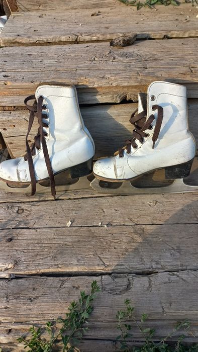 Продам детские коньки