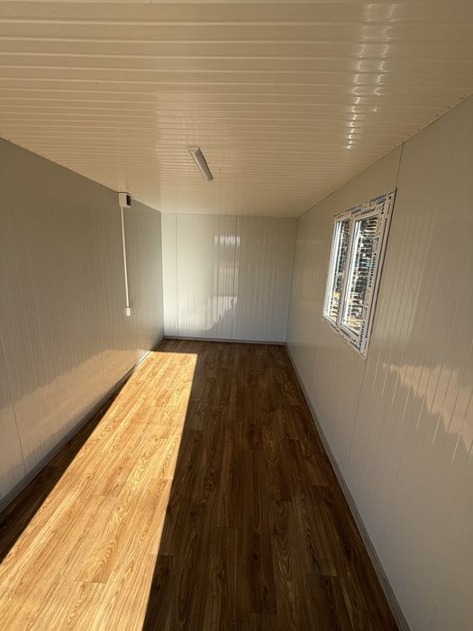 Vand containere modulare birou vitrina grup sanitar la super preț