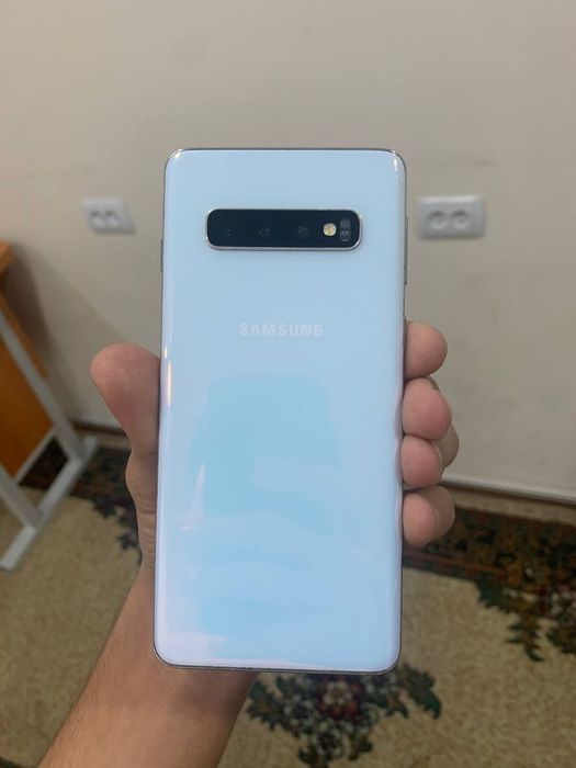 Продам Samsung s 10 (128) в идеальном состоянии как новый