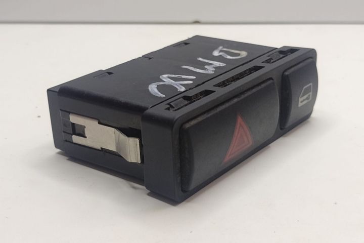 Buton Avarie 61318368920 / 6131 8368920 / 6131-8368920 / 6131.8368920