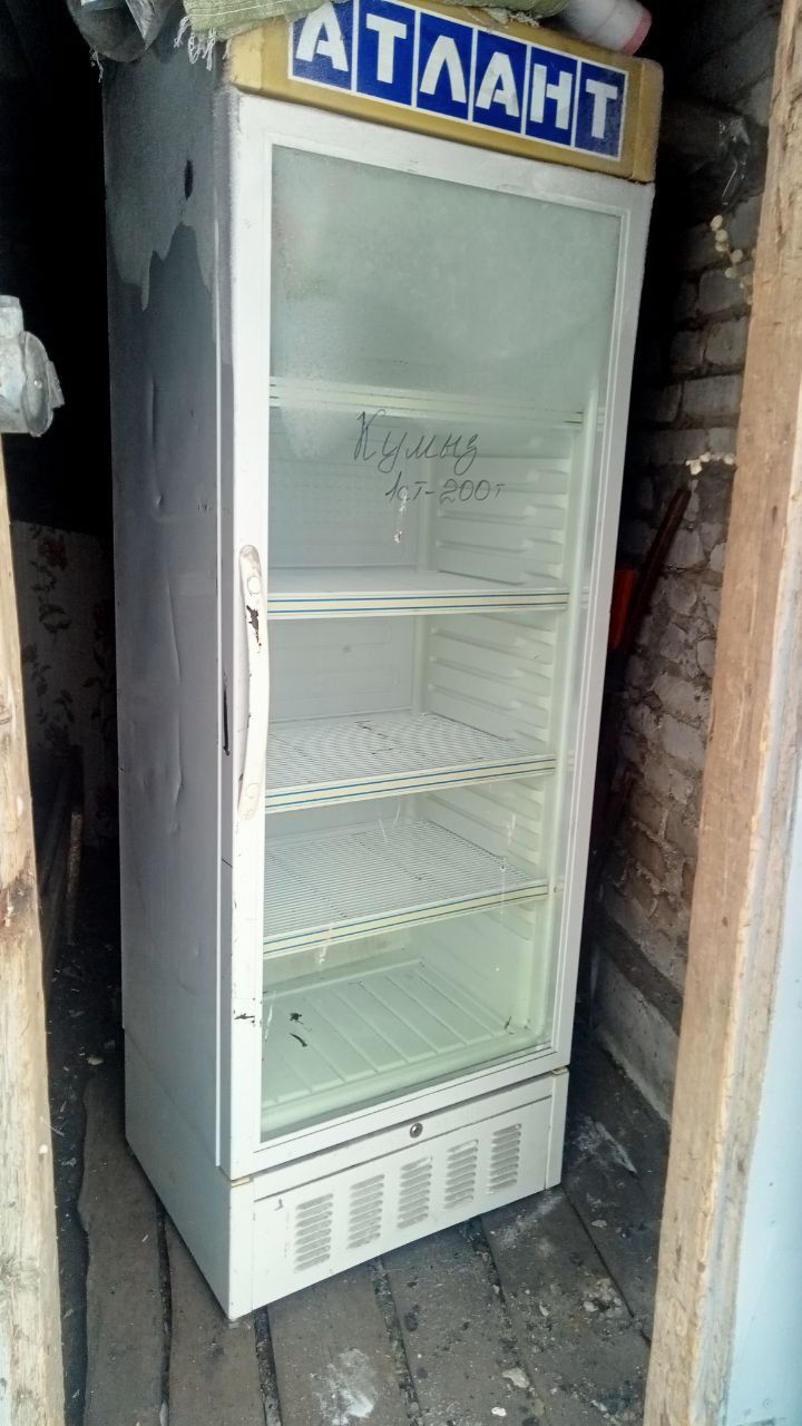 Продам холодильник работает 60000тыс.