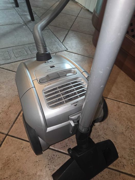 Прахосмукачка AEG  viva quickstop 2200w