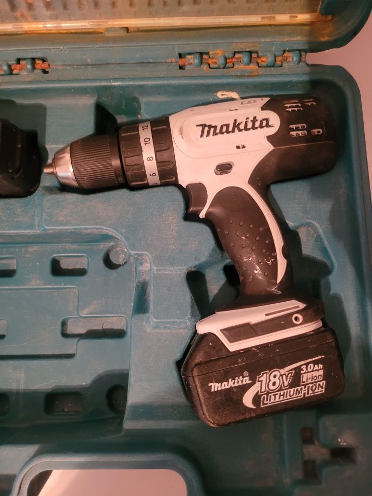 Винтоверт Makita 18 волта DHP453