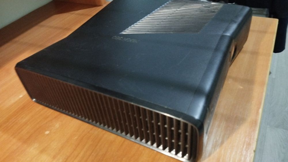 Продам Xbox 360срочно