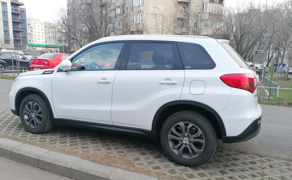 Suzuki Vitara 4x4,automată,benzină 1.6 benzină,euro6,carte service