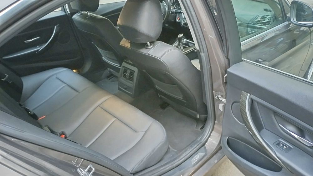 BMW- Seria 3-318D- Luxury Line