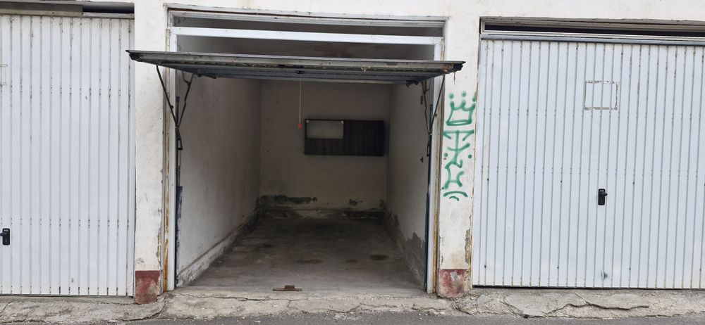Garaj 18 metri pătrați