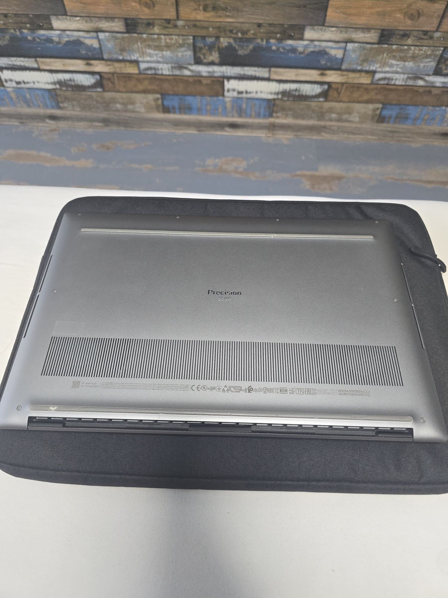 Dell precision 5550 в отлично състояние