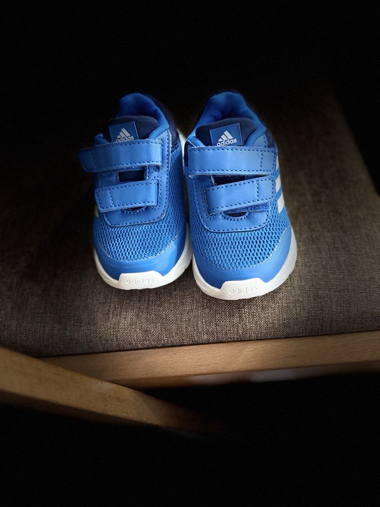 Adidasi Adidas baieti 22