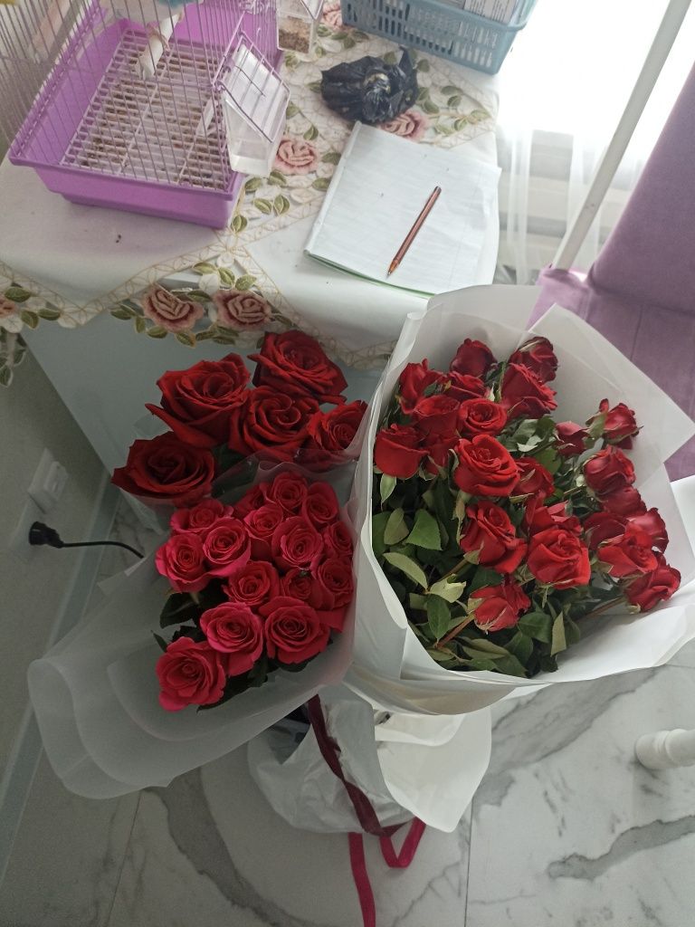 Цветы продаем вчера носу подарили