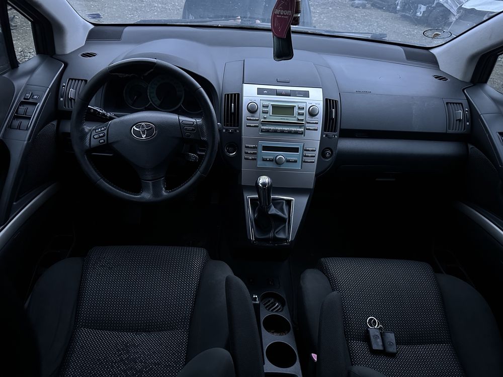 Toyota Corolla Verso 2.2 177 кс НА ЧАСТИ!