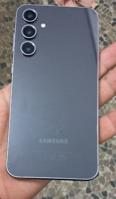 Samsung S23 FE...