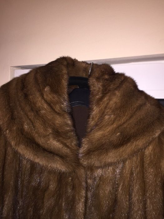 Haina de blana naturala, nurca NOUA
