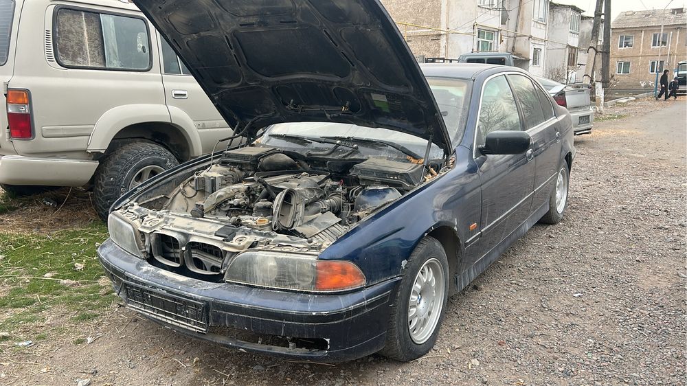 Разбор бмв все запчасти есть с установкой е34 е39