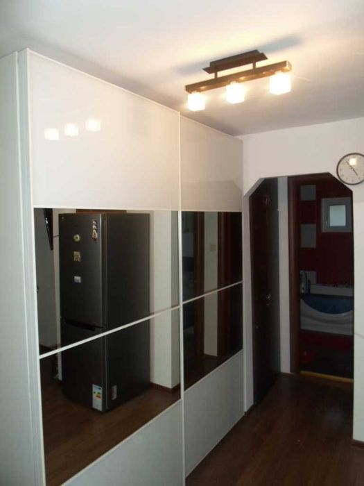 Închiriez urgent apartament cu 2 camere