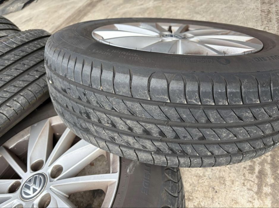 Оригинални джанти с гуми за VW