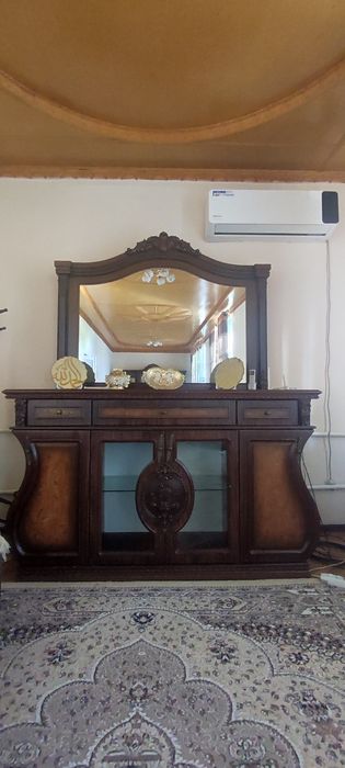 Комод для гостевой зал хороший состояние идеально