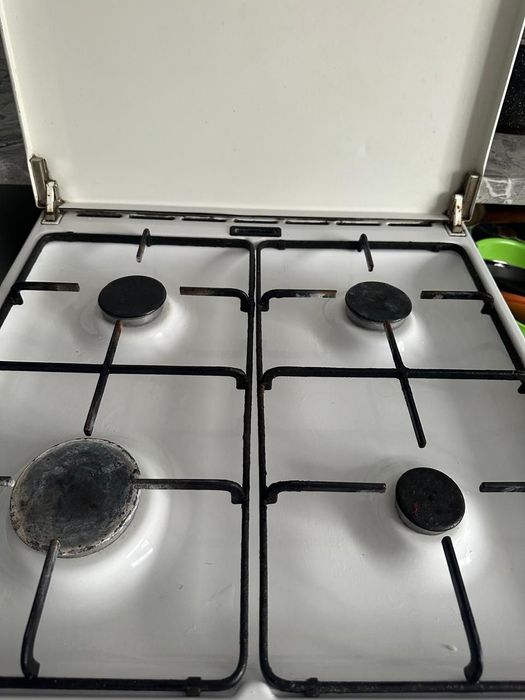 Продам газовую плиту
