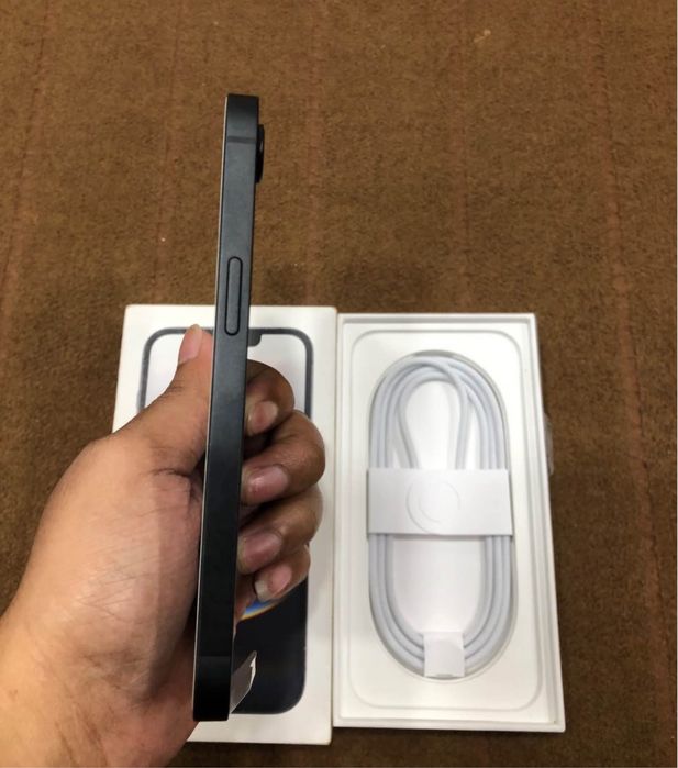 iPhone 16 E  / 100% Bateria / Garantie  / Accept Schimburi