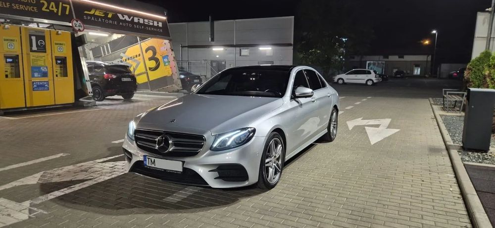 Mercedes-Benz E Mercedes Benz E Class E220d AMG Line,  Motor 2.0 Litri 194 CP an 2017