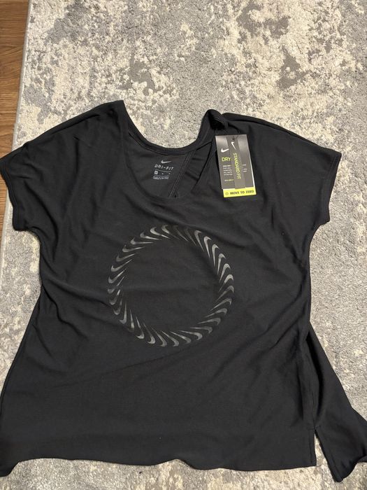 Блуза на НАЙК с етикет