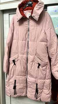 Светло - розовая куртка в хорошем состоянии