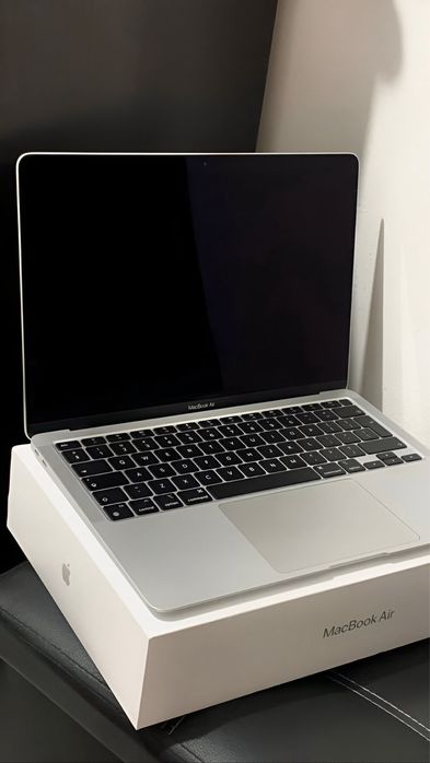 MacBook (б/у на запчасти)