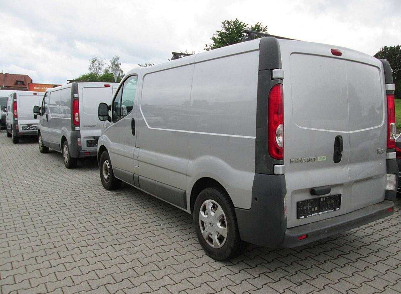 Renault Trafic НА ЧАСТИ 4 броя