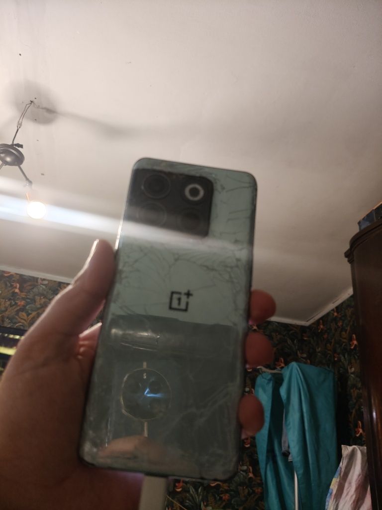 OnePlus 10T 5G  128gb 8gb Ram snapdragon 8
