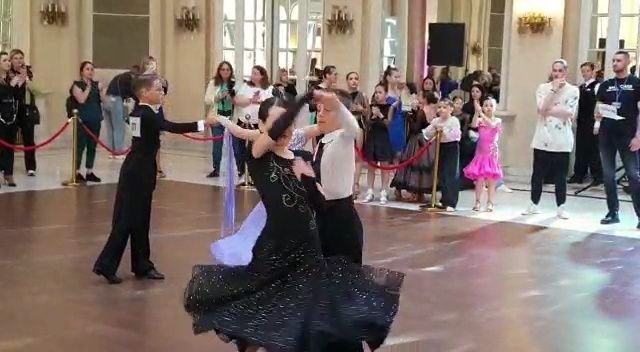 Rochie dans sportiv standard - 12-15 ani